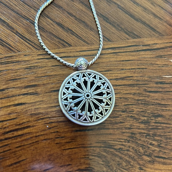 Brighton silver necklace - Picture 2 of 3